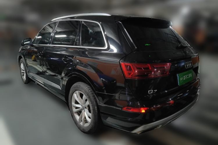 Used Audi Q7 2019 45 TFSI Comfort Model Rear Left 45 Deg