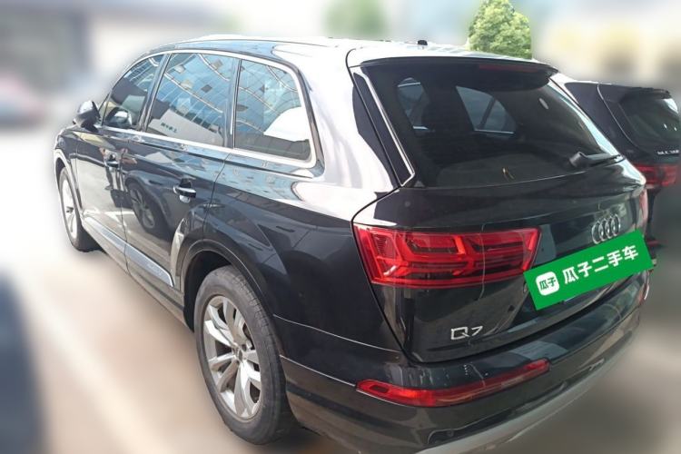 Used Audi Q7 2019 45 TFSI Comfort Model Rear Left 45 Deg