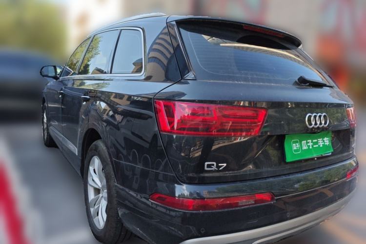 Used Audi Q7 2019 45 TFSI Comfort Model Rear Left 45 Deg