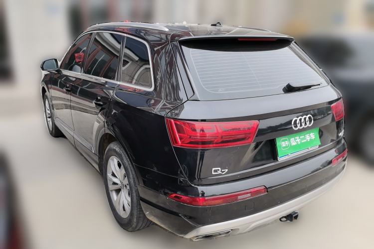 Used Audi Q7 2019 45 TFSI Comfort Model Rear Left 45 Deg