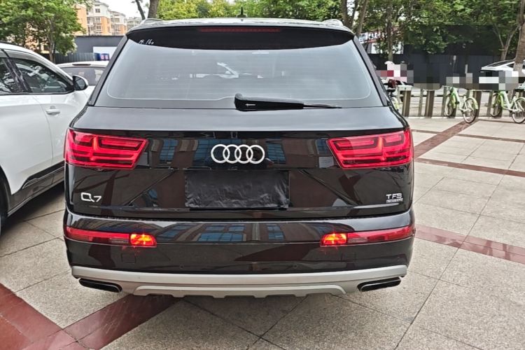 Used Audi Q7 2019 45 TFSI Comfort Model Rear