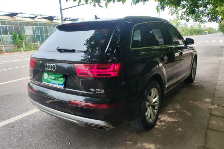 Used Audi Q7 2019 45 TFSI Comfort Model Rear Right 45 Deg