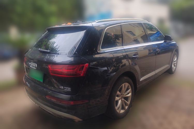 Used Audi Q7 2019 45 TFSI Comfort Model Rear Right 45 Deg