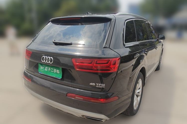 Used Audi Q7 2019 45 TFSI Comfort Model Rear Right 45 Deg