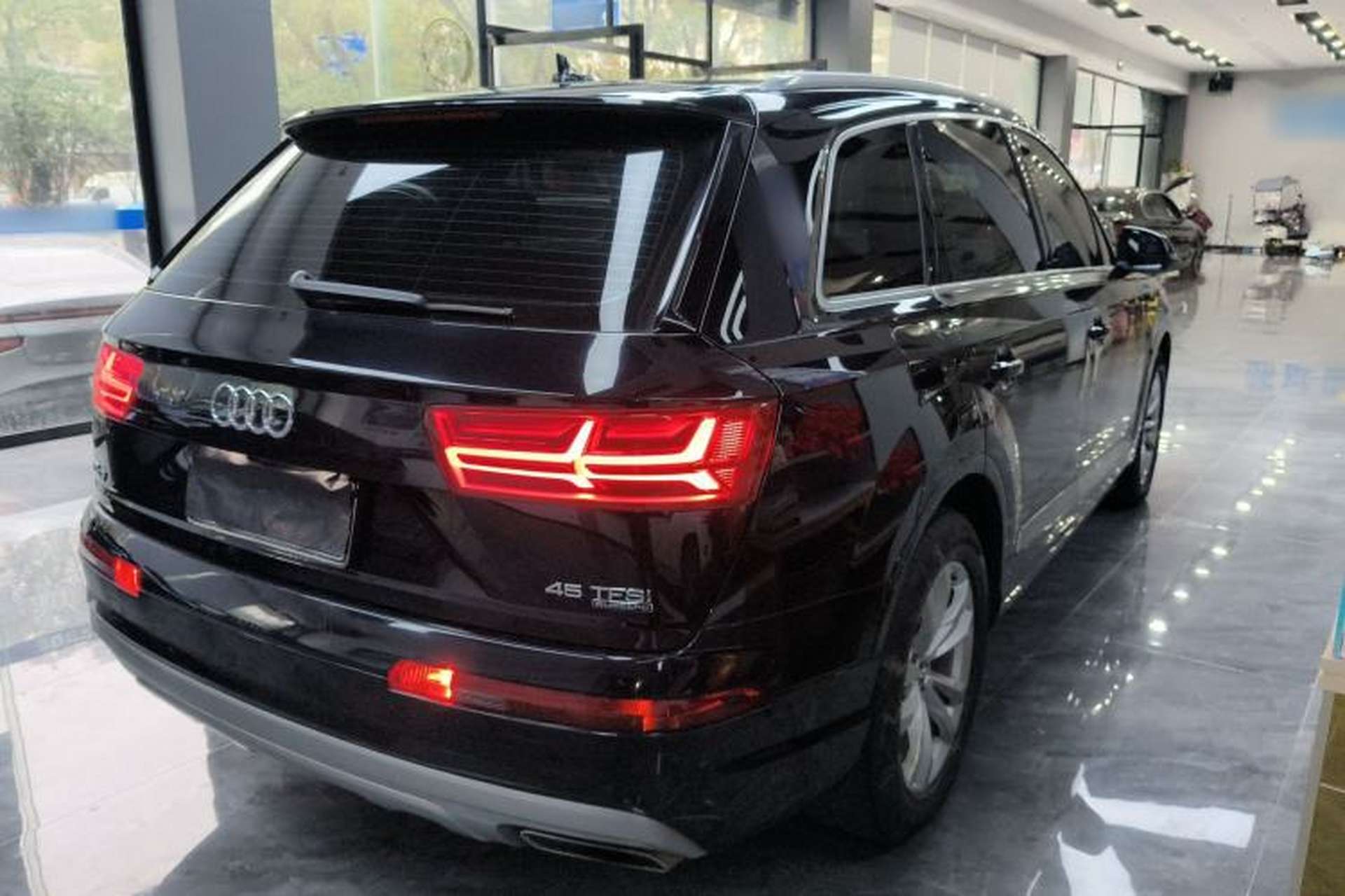 Used Audi Q7 2019 45 TFSI Comfort Model Rear Right 45 Deg