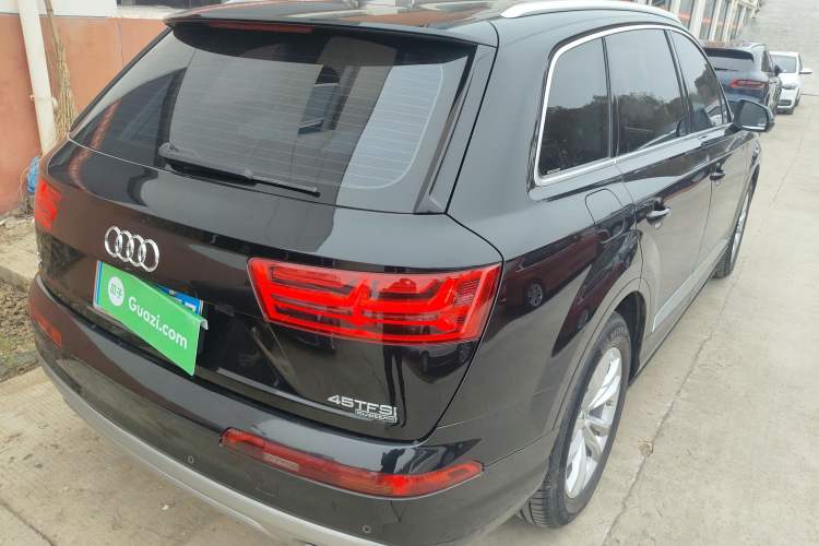 Used Audi Q7 2019 45 TFSI Comfort Model Rear Right 45 Deg