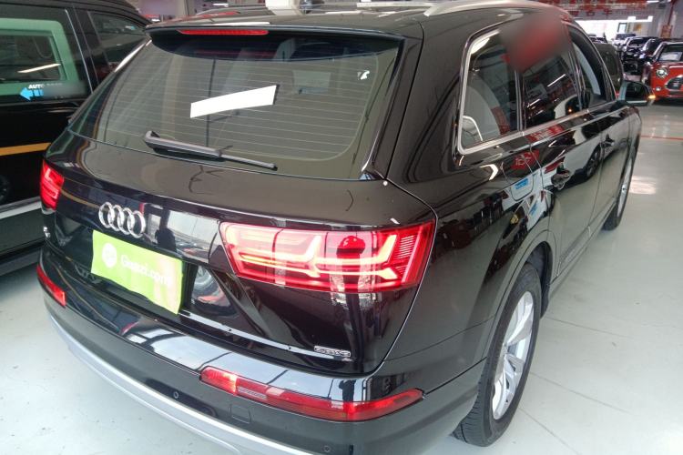 Used Audi Q7 2019 45 TFSI Comfort Model Rear Right 45 Deg