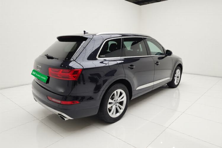 Used Audi Q7 2019 45 TFSI Comfort Model Rear Right 45 Deg