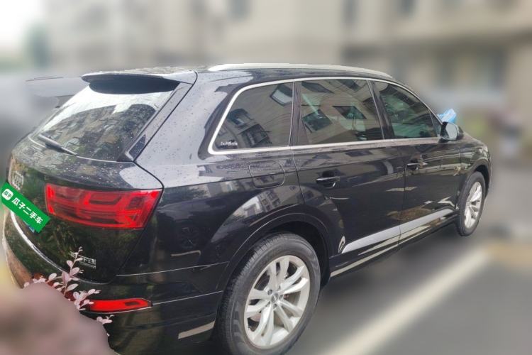 Used Audi Q7 2019 45 TFSI Comfort Model Rear Right 45 Deg