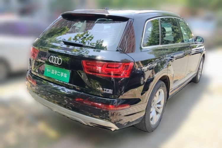 Used Audi Q7 2019 45 TFSI Comfort Model Rear Right 45 Deg
