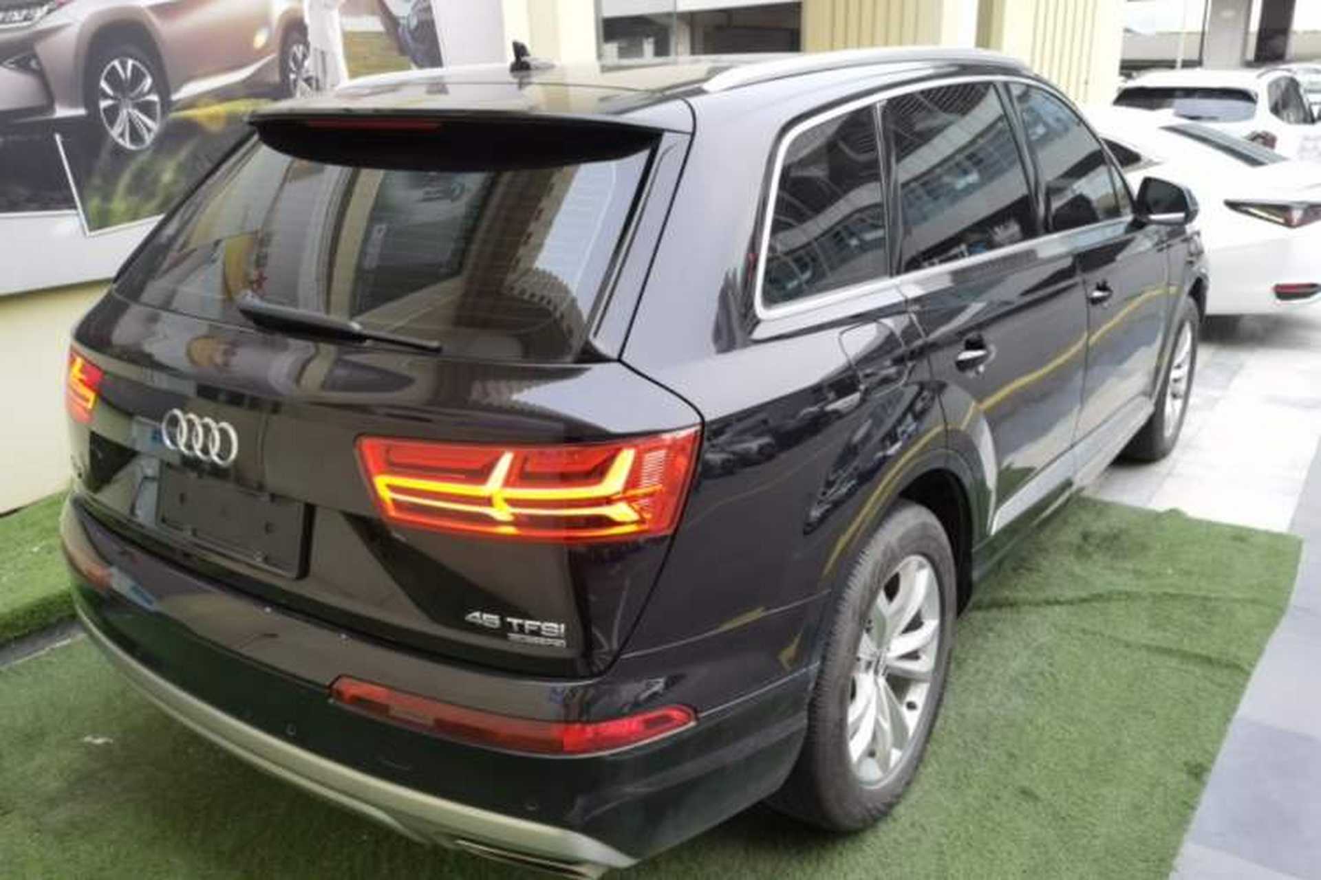 Used Audi Q7 2019 45 TFSI Comfort Model Rear Right 45 Deg