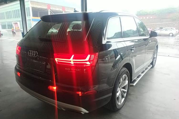 Used Audi Q7 2019 55 TFSI Technology Edition Rear Right 45 Deg
