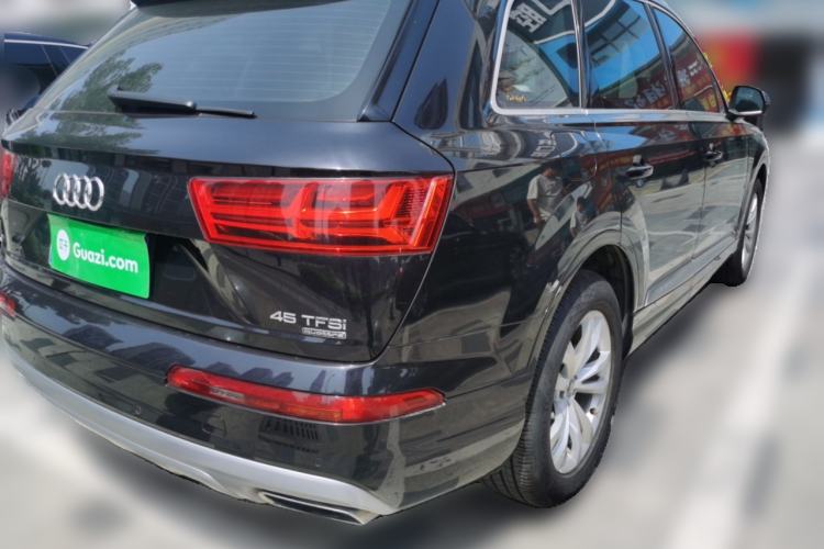 Used Audi Q7 2019 45 TFSI Comfort Model Rear Right 45 Deg