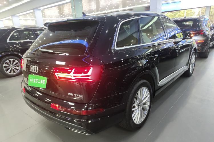 Used Audi Q7 2019 55 TFSI Technology Edition Rear Right 45 Deg