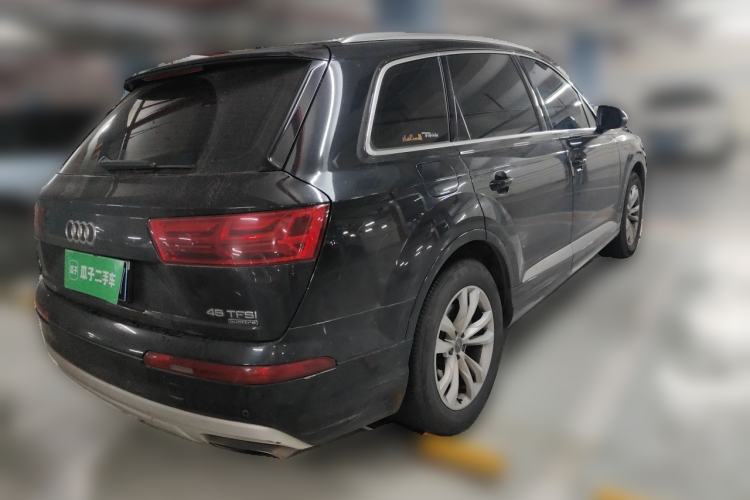 Used Audi Q7 2019 45 TFSI Comfort Model Rear Right 45 Deg