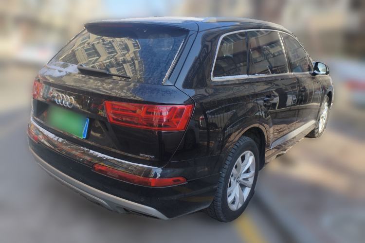 Used Audi Q7 2019 45 TFSI Comfort Model Rear Right 45 Deg