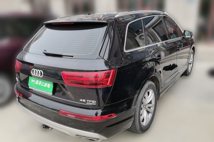 Used Audi Q7 2019 45 TFSI Comfort Model Rear Right 45 Deg