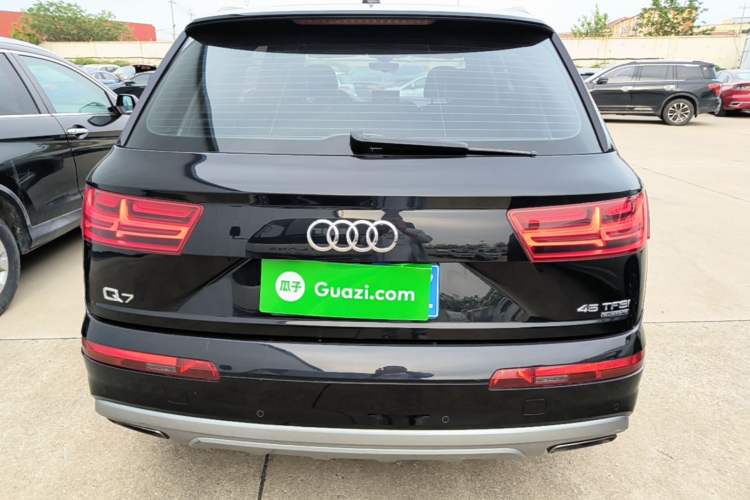 Used Audi Q7 2019 45 TFSI Comfort Model Rear