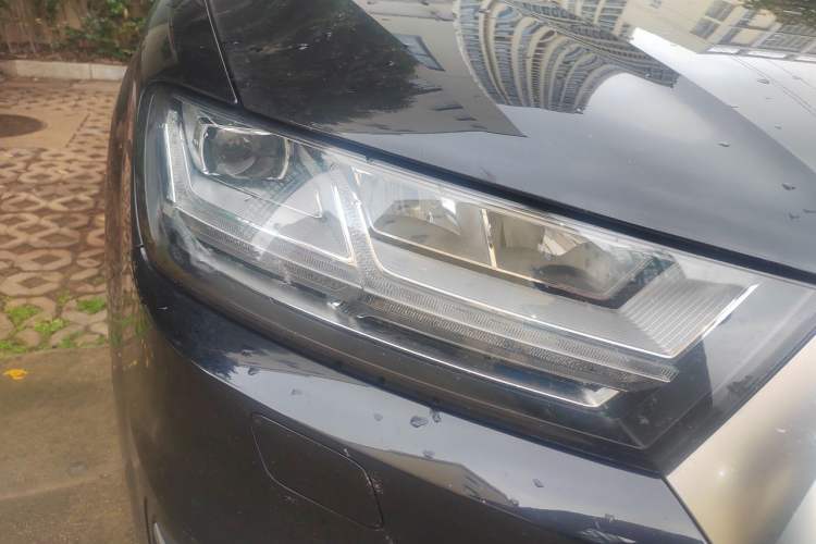 Used Audi Q7 2019 45 TFSI Comfort Model Right Front Headlight
