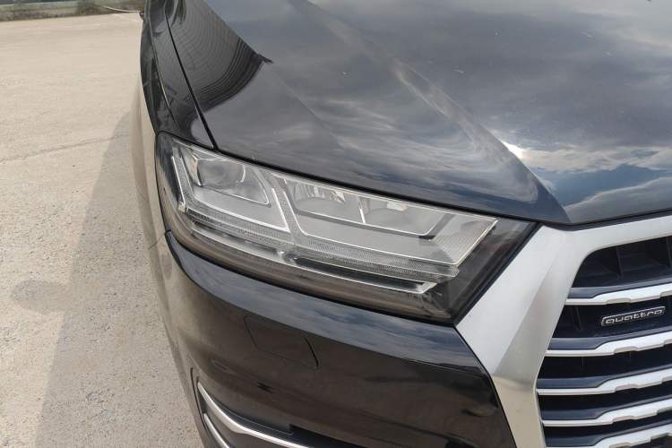 Used Audi Q7 2019 45 TFSI Comfort Model Right Front Headlight