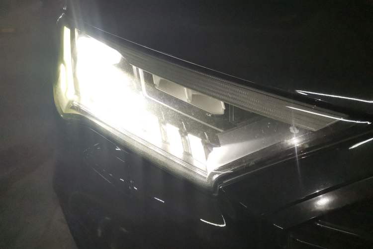 Used Audi Q7 2019 55 TFSI S line Sport Edition Right Front Headlight