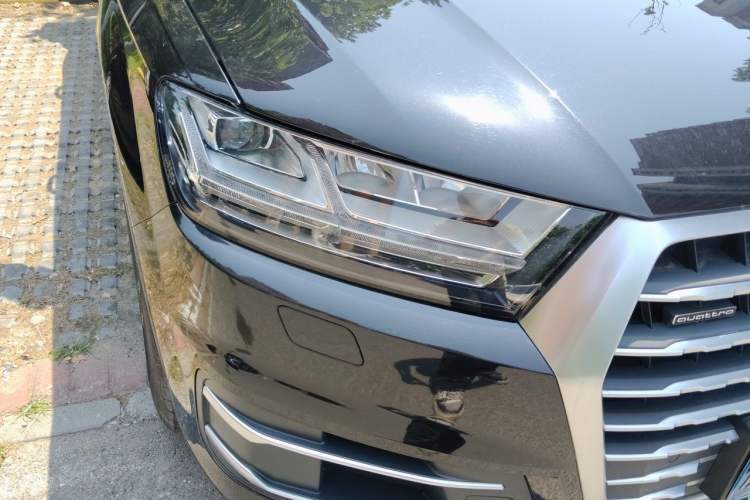 Used Audi Q7 2019 45 TFSI Comfort Model Right Front Headlight