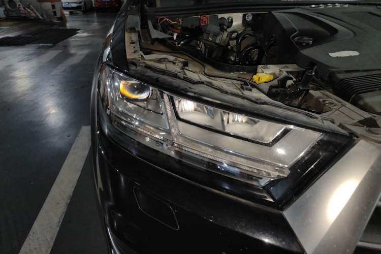 Used Audi Q7 2019 45 TFSI Comfort Model Right Front Headlight