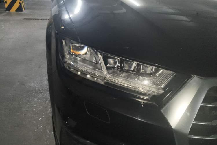 Used Audi Q7 2019 55 TFSI Prestige Edition Right Front Headlight