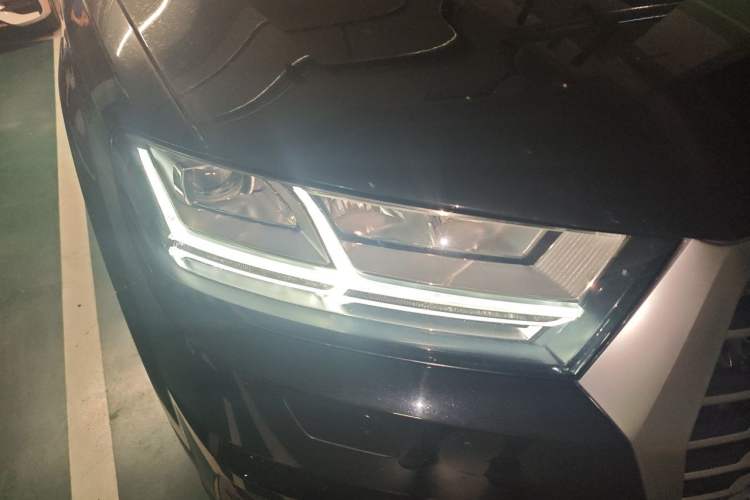 Used Audi Q7 2019 55 TFSI S line Sport Edition Right Front Headlight