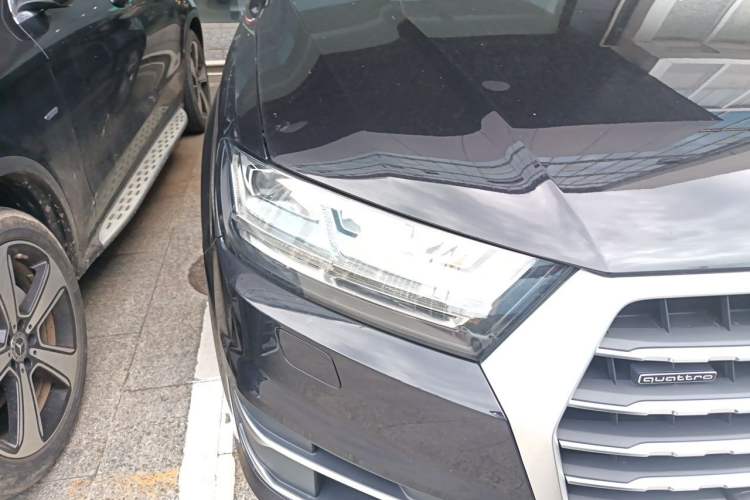 Used Audi Q7 2019 45 TFSI Comfort Model Right Front Headlight