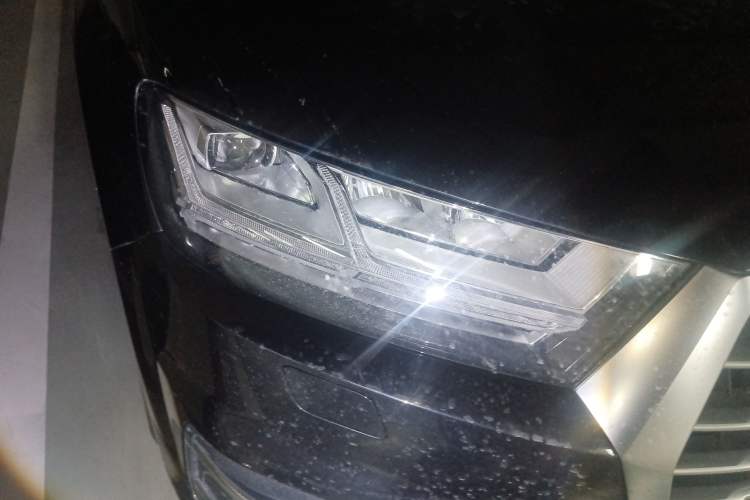 Used Audi Q7 2019 45 TFSI Comfort Model Right Front Headlight