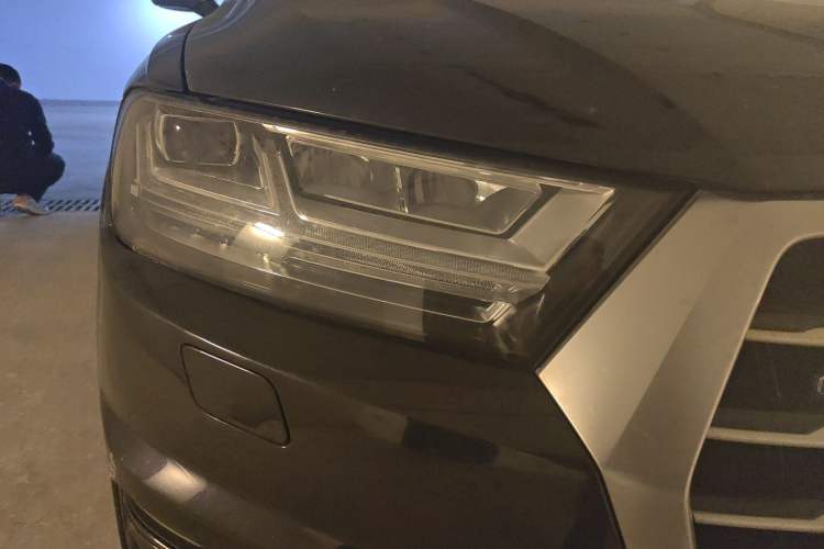 Used Audi Q7 2019 55 TFSI S line Sport Edition Right Front Headlight