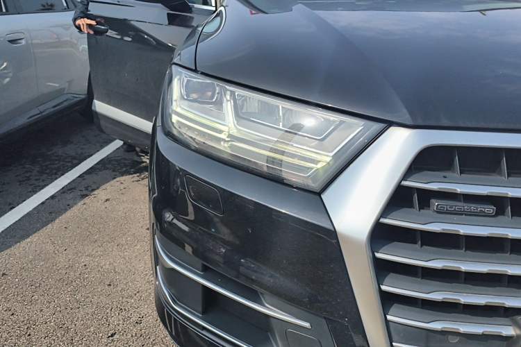 Used Audi Q7 2019 55 TFSI Technology Edition Right Front Headlight