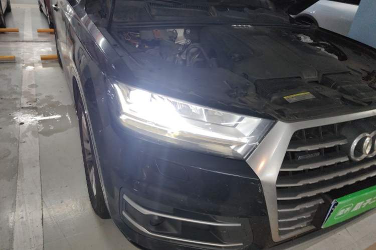Used Audi Q7 2019 45 TFSI Comfort Model Right Front Headlight