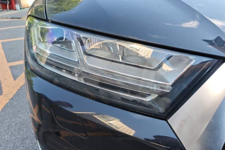 Used Audi Q7 2019 45 TFSI Comfort Model Right Front Headlight