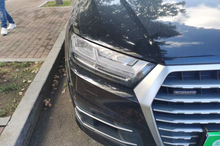 Used Audi Q7 2019 45 TFSI Comfort Model Right Front Headlight
