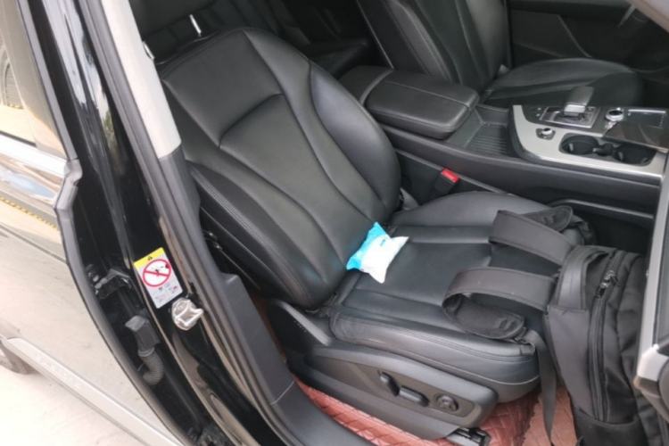 Used Audi Q7 2019 55 TFSI Technology Edition Right Front Seat