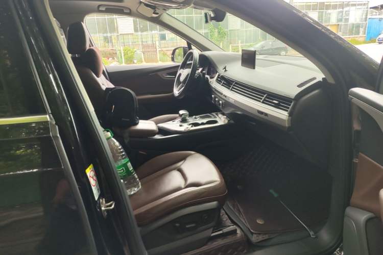 Used Audi Q7 2019 45 TFSI Comfort Model Right Front Seat