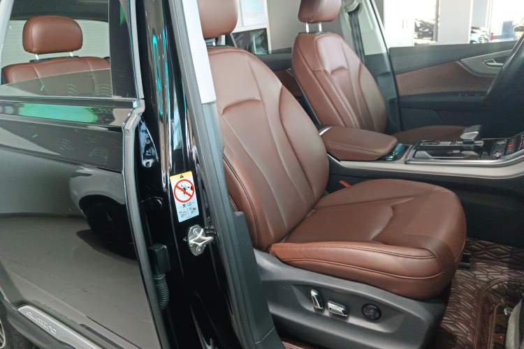 Used Audi Q7 2019 45 TFSI Comfort Model Right Front Seat