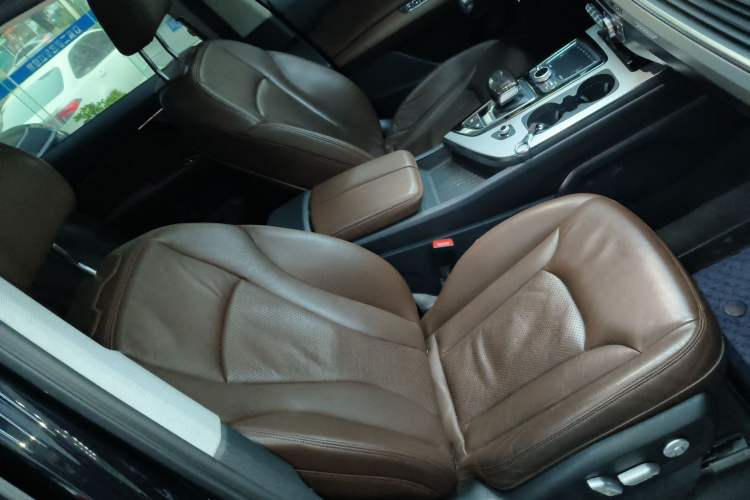 Used Audi Q7 2019 45 TFSI Comfort Model Right Front Seat
