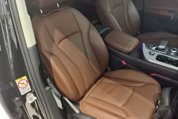 Used Audi Q7 2019 55 TFSI Technology Edition Right Front Seat