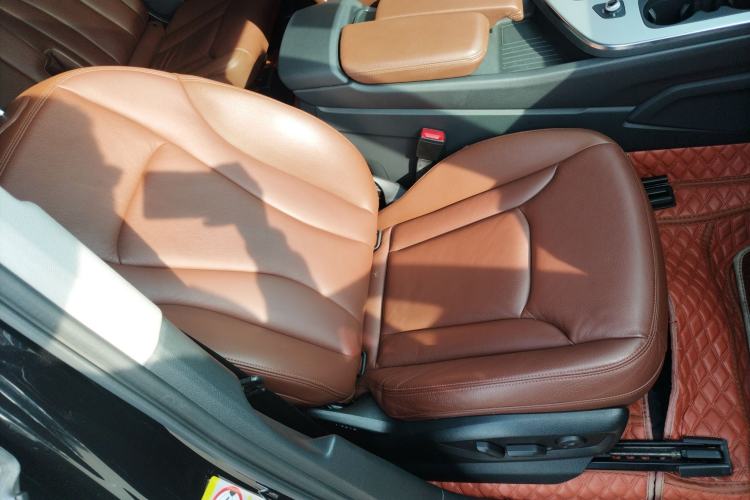 Used Audi Q7 2019 55 TFSI Technology Edition Right Front Seat
