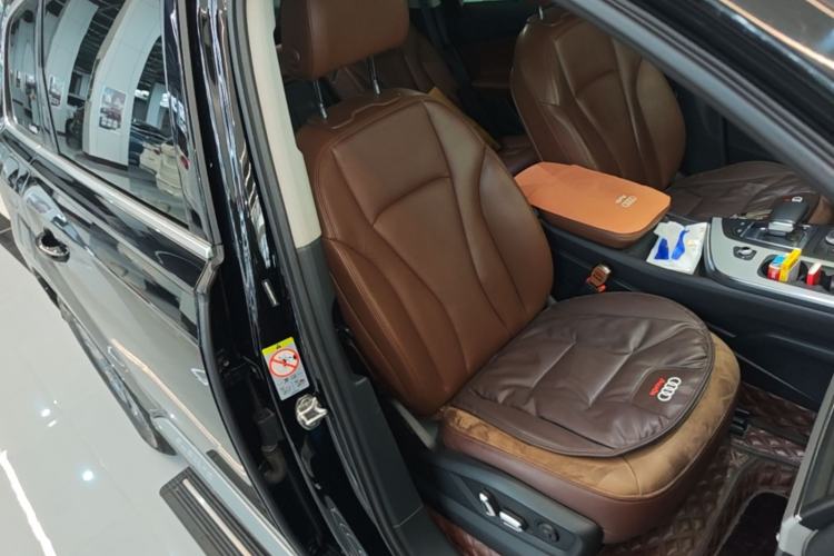 Used Audi Q7 2019 2.0T Standard Model Middle East Right Front Seat