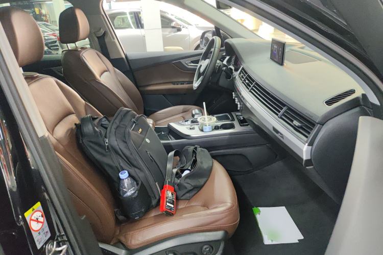 Used Audi Q7 2019 55 TFSI Technology Edition Right Front Seat