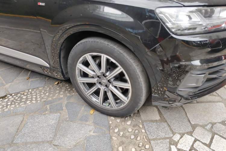 Used Audi Q7 2019 55 TFSI Prestige Edition Right Front Wheel Hub