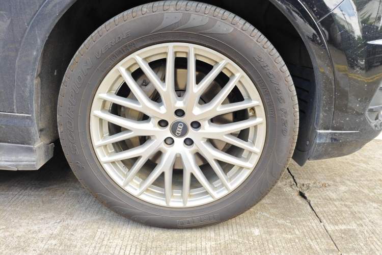 Used Audi Q7 2019 55 TFSI S line Sport Edition Right Front Wheel Hub