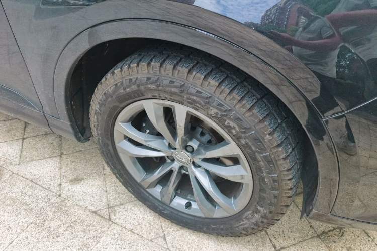 Used Audi Q7 2019 55 TFSI Technology Edition Right Front Wheel Hub
