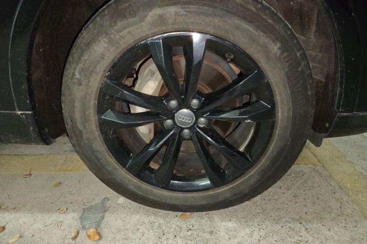 Used Audi Q7 2019 45 TFSI Comfort Model Right Front Wheel Hub