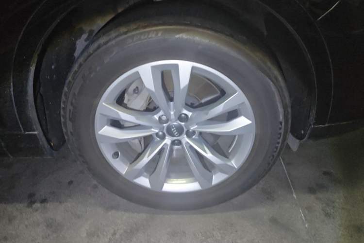 Used Audi Q7 2019 55 TFSI Technology Edition Right Front Wheel Hub