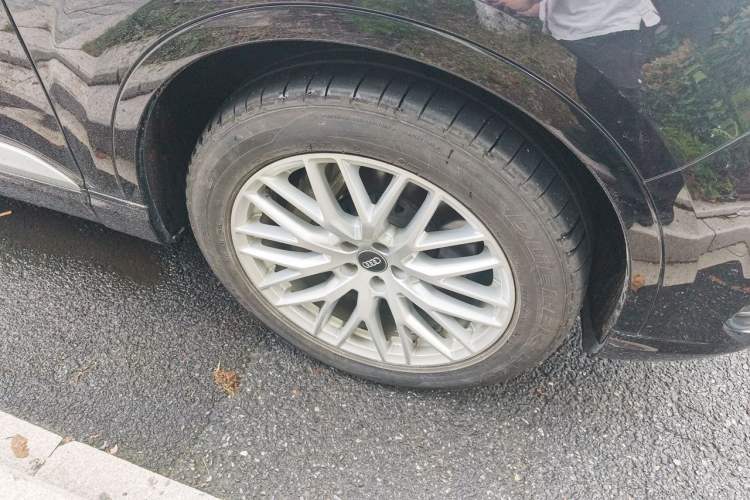 Used Audi Q7 2019 55 TFSI Technology Edition Right Front Wheel Hub